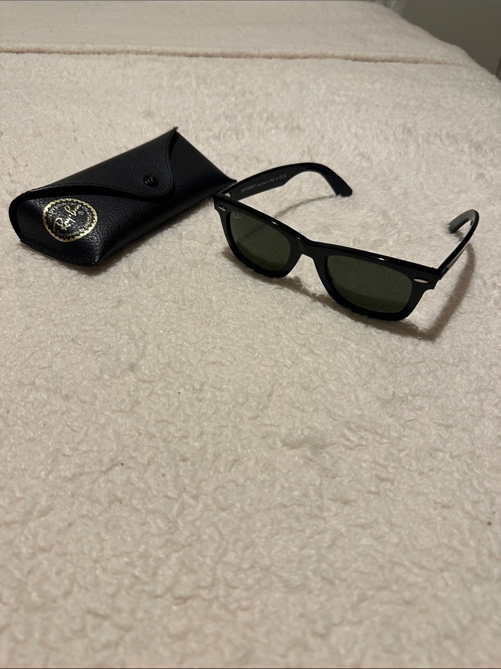Ray-Ban Black Frame with Green Lens Wayfarer Sunglasses